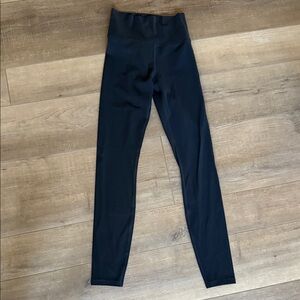 Vuori Jet Black High-Rise Leggings